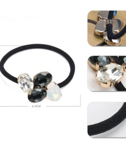 Haargummi mit gefassten Schmucksteinen – grau Detailansicht