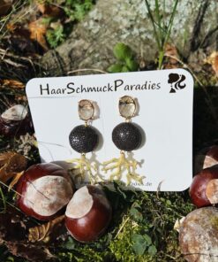 Handgefertigte Statement Ohrringe in dunkelbraun, Rochenleder und mit goldener Koralle